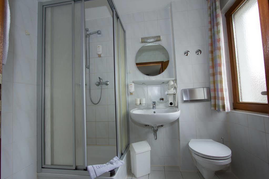 Hotel Sonnenkeller Neu-Ulm Esterno foto